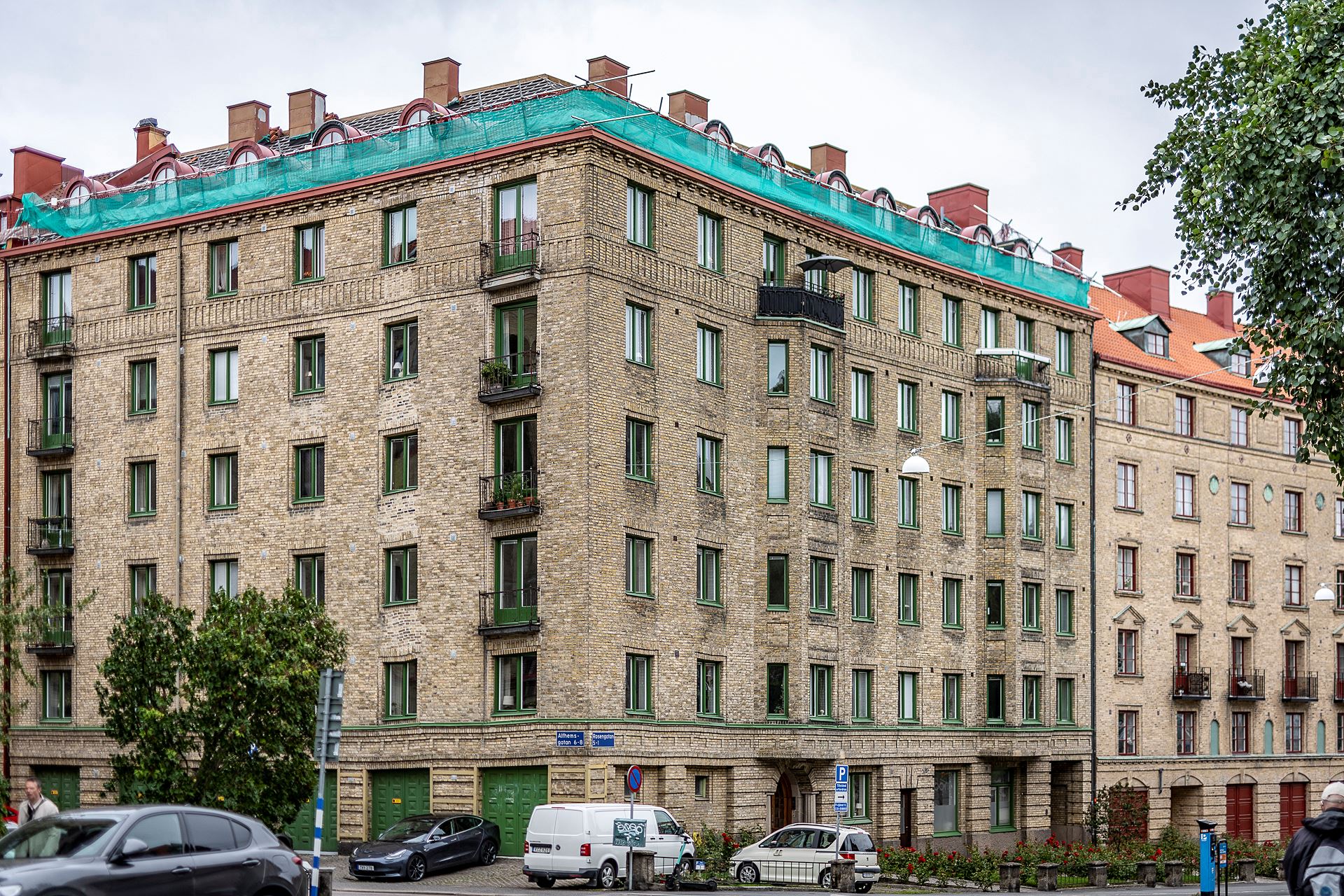 façade immeuble en briques