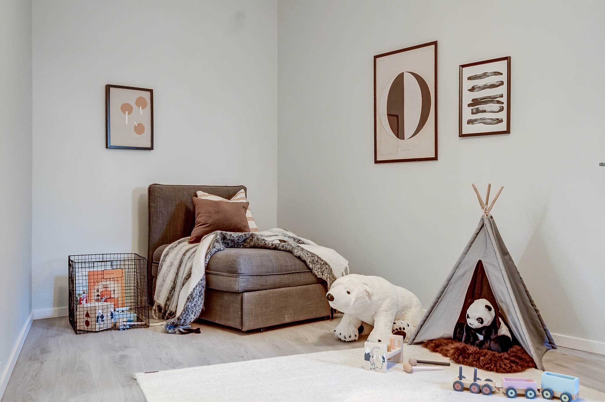 espace repos dans chambre d'enfant
