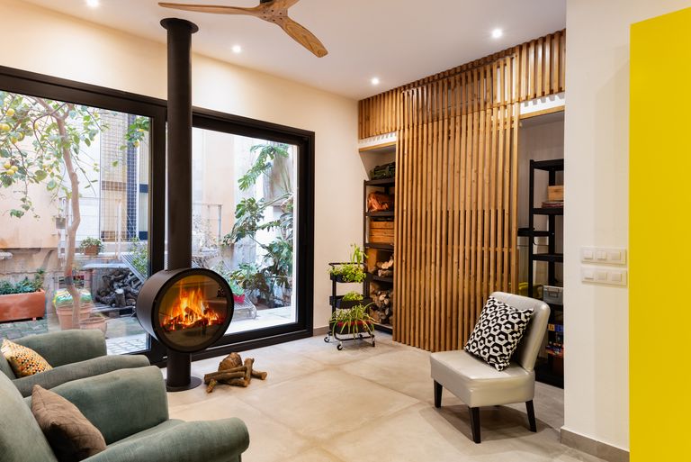 salon avec cheminée dans duplex