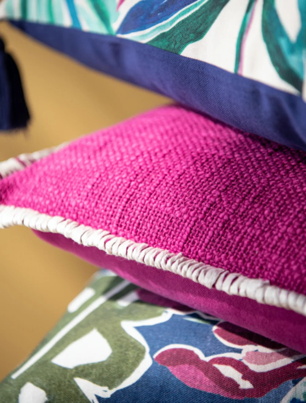 coussin salon couleurs vives