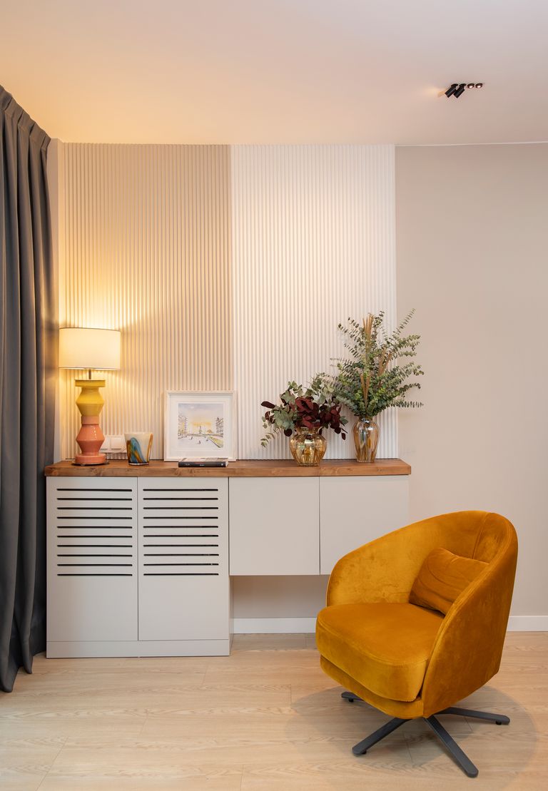 salon avec fauteuil velours jaune salon avec fauteuil velours jaune
