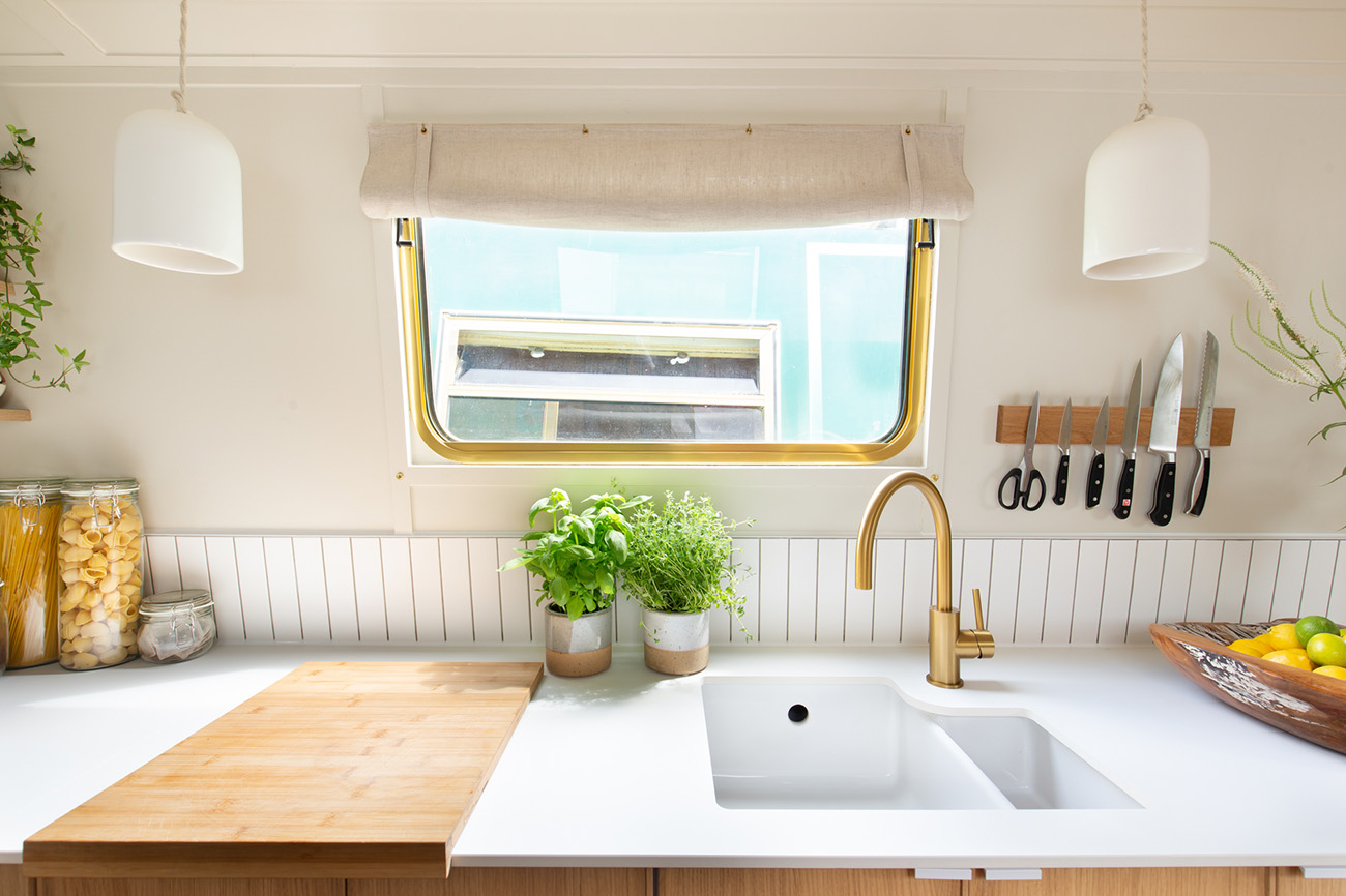 cuisine design petite houseboat cuisine design petite houseboat