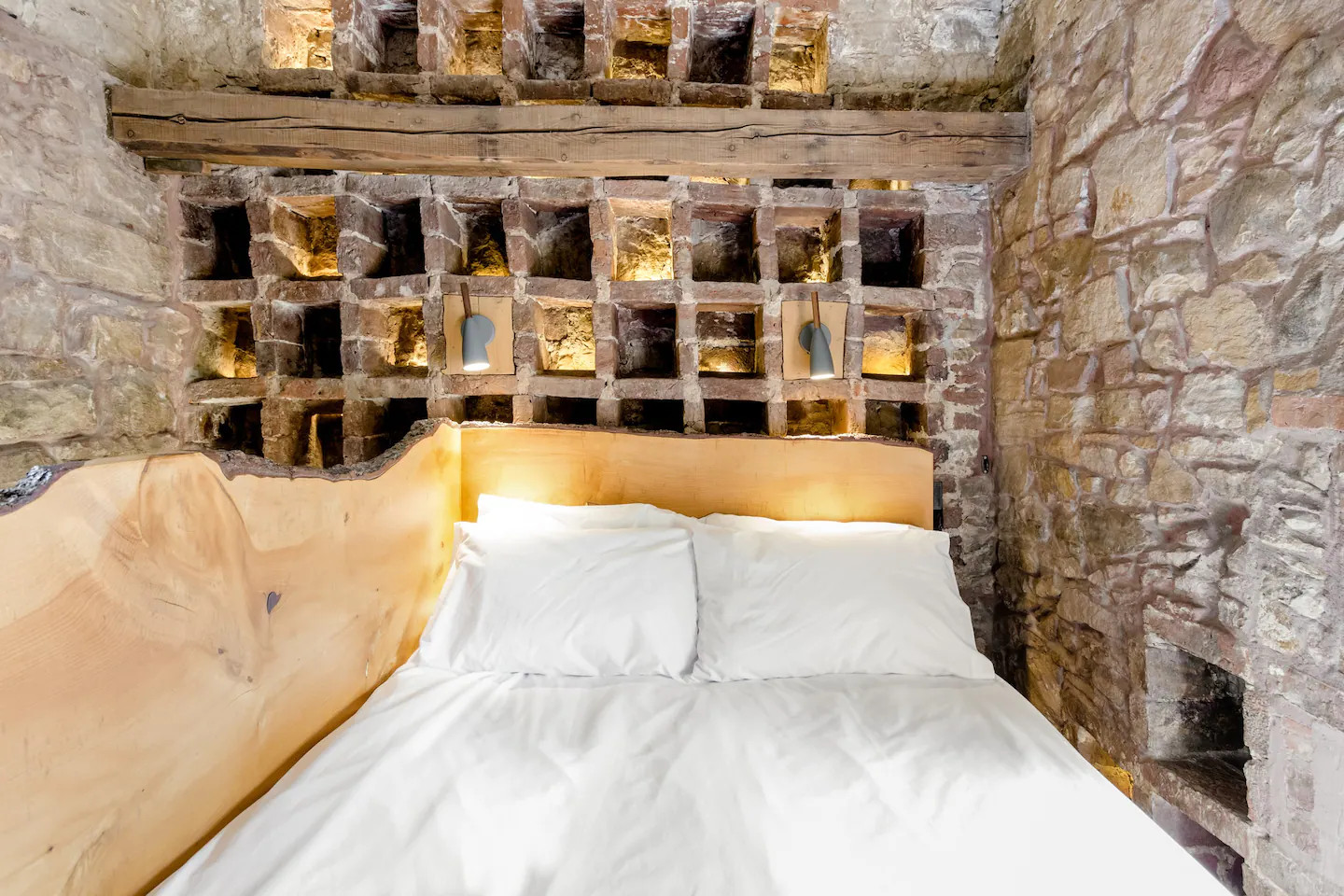 chambre dans pigeonnier rénové