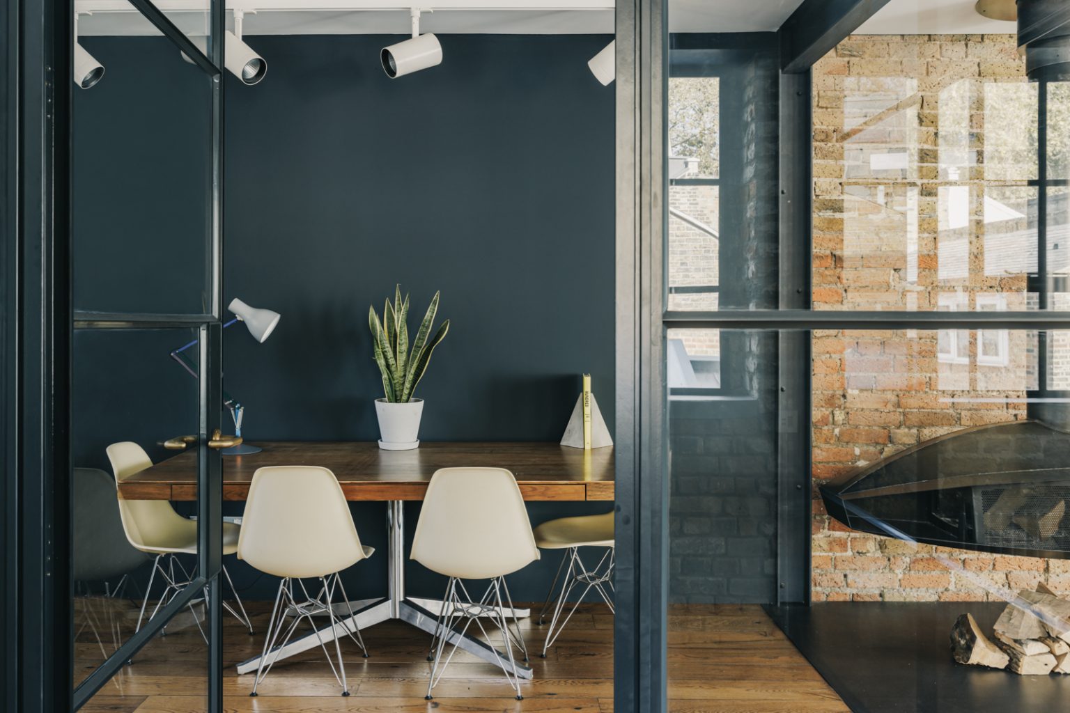 salle à manger mur bleu gris