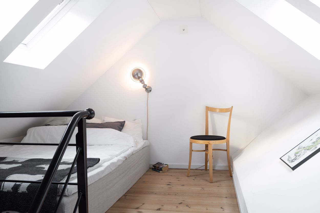 chambre sous combles sur mezzanine