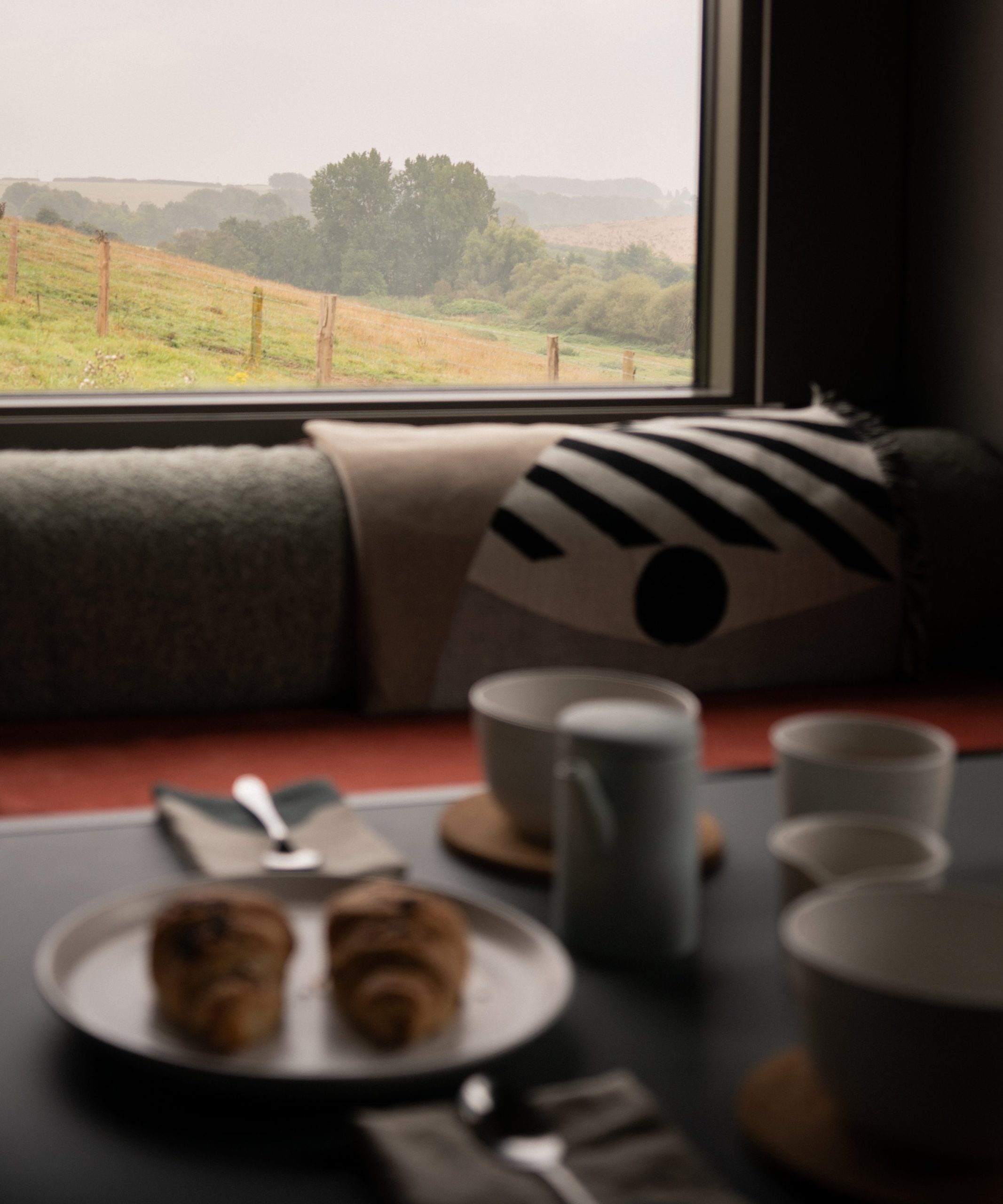 vue campagne anglaise depuis salle à manger