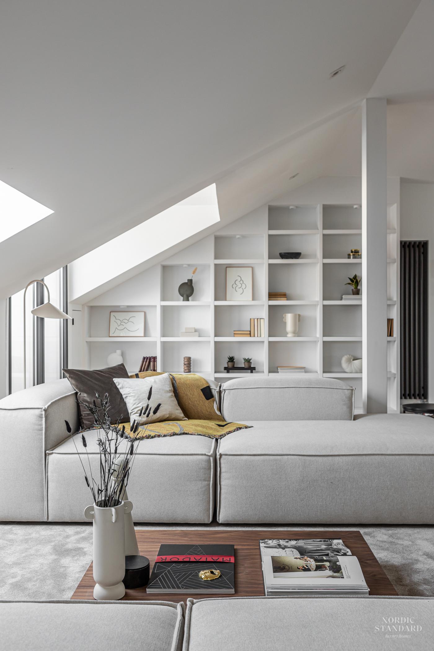salon appartement sous les toits décoration design
