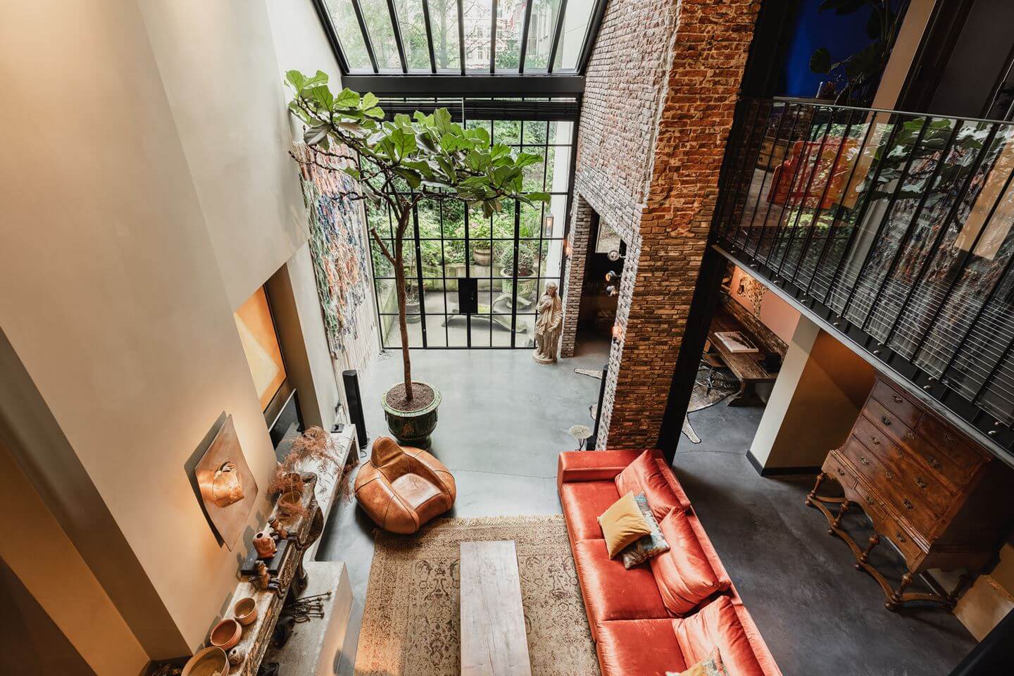 salon avec verrière maison rénovée