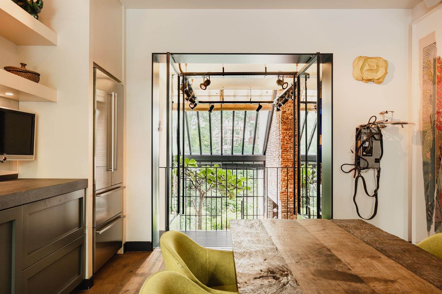 salon avec verrière maison rénovée