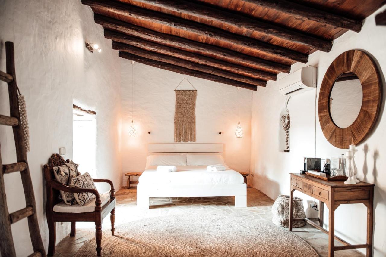 chambre ancienne ferme rénovée Ibiza chambre ancienne ferme rénovée Ibiza