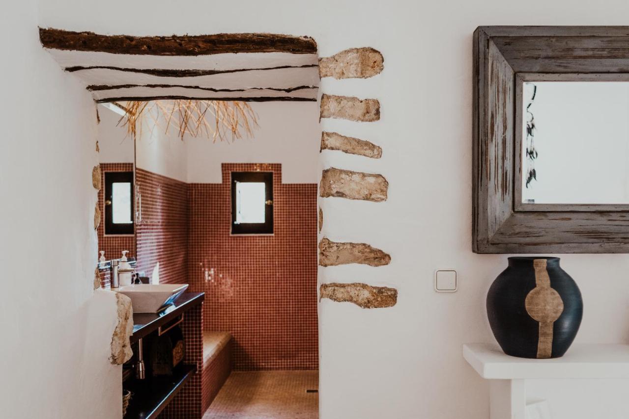 salle de bain ancienne ferme rénovée Ibiza salle de bain ancienne ferme rénovée Ibiza