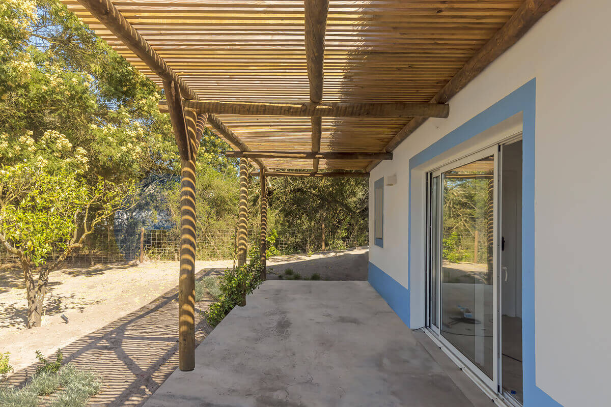 terrasse abritée par pergola