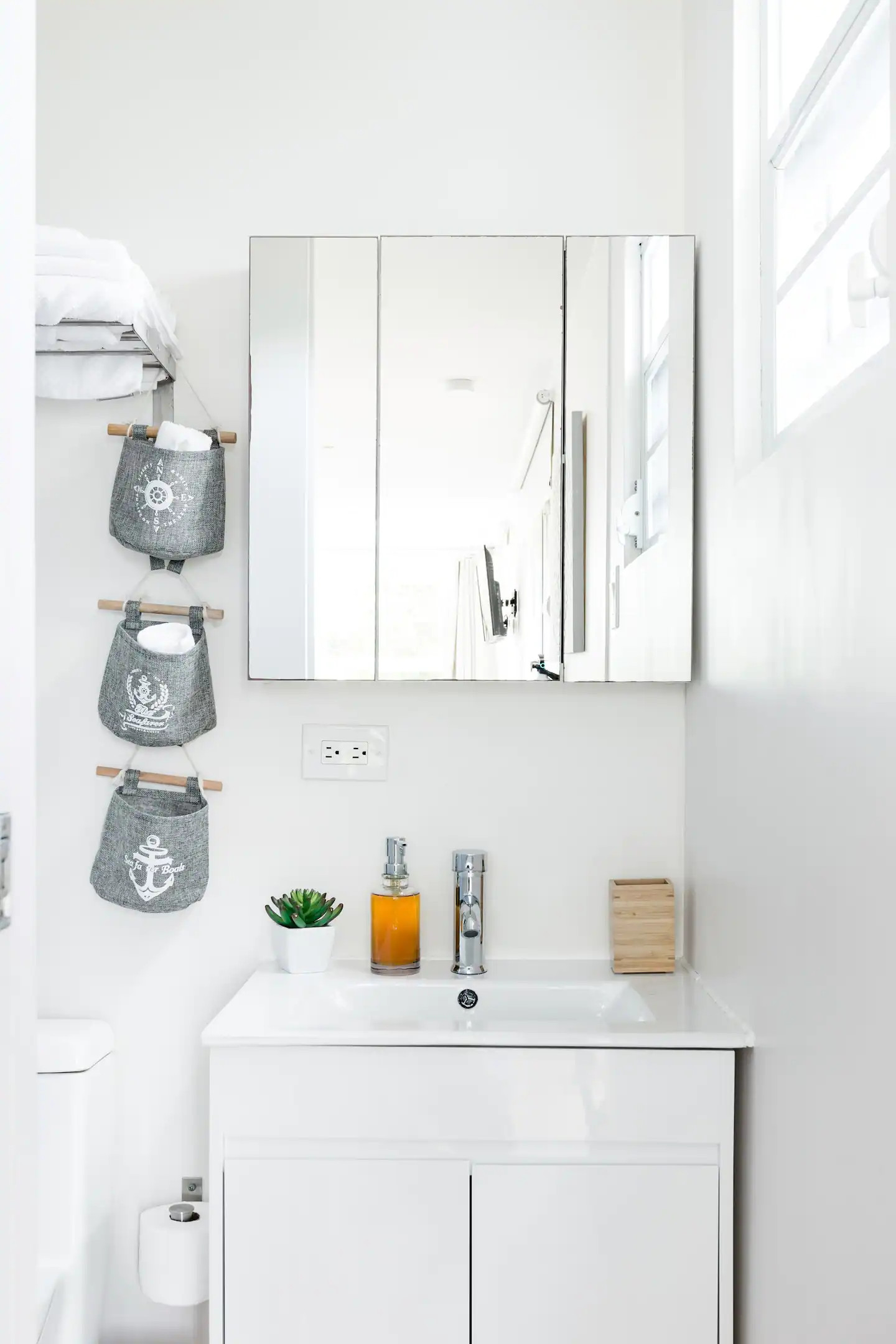 salle de bain blanche