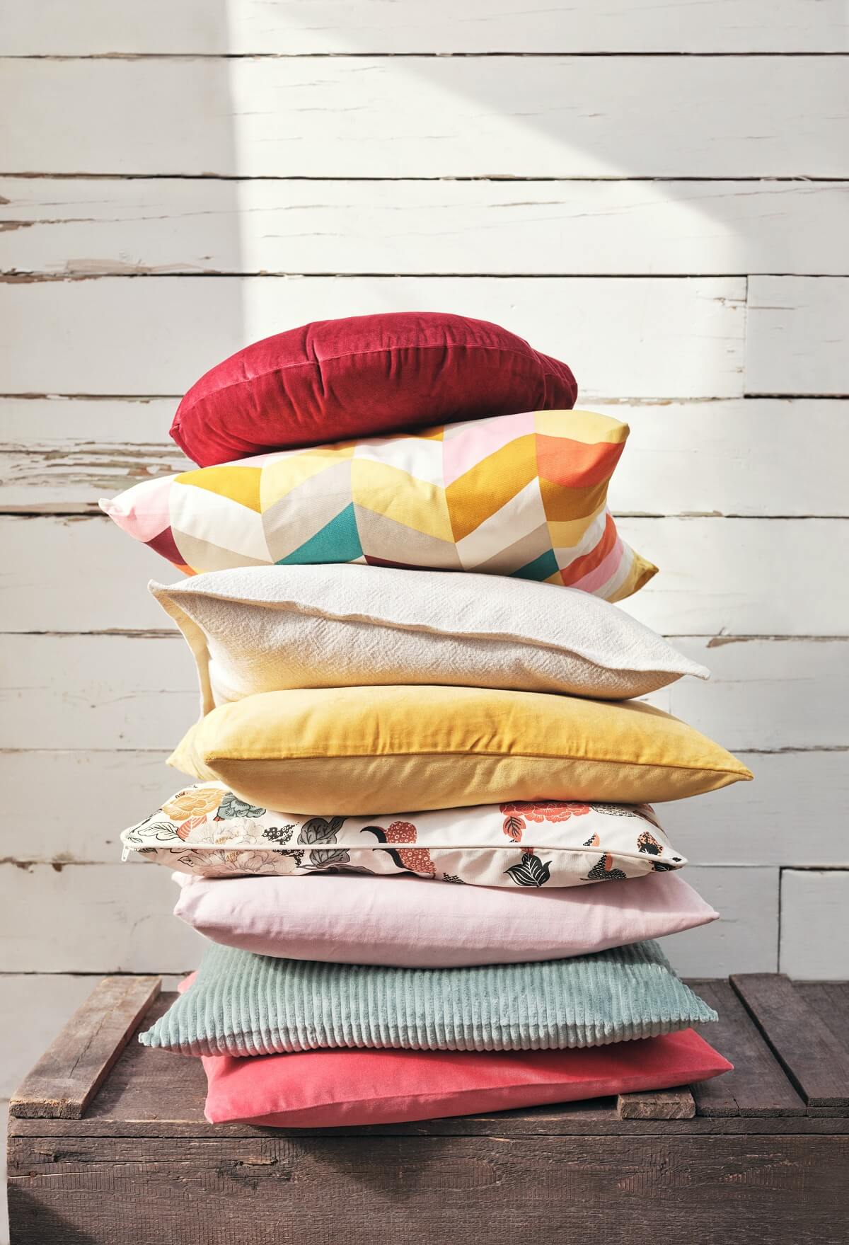 pile coussins colorés pile coussins colorés