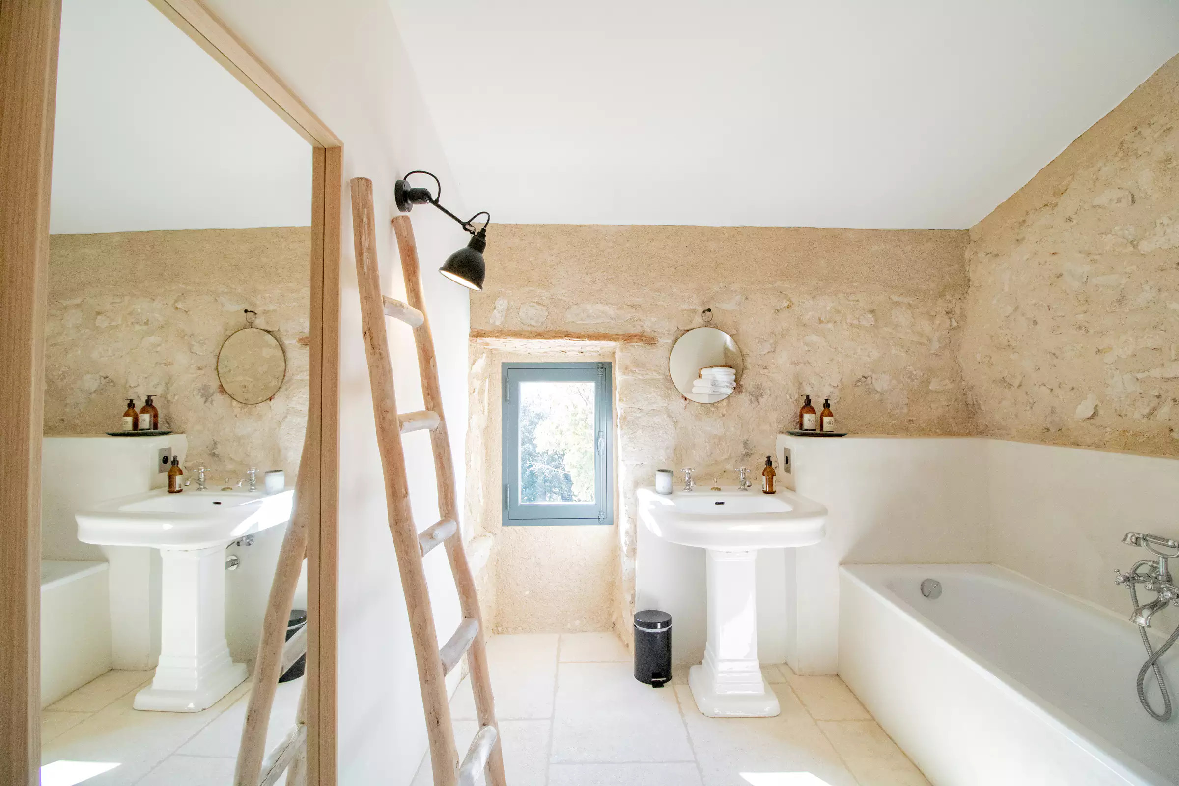 salle de bain maison en pierres salle de bain maison en pierres