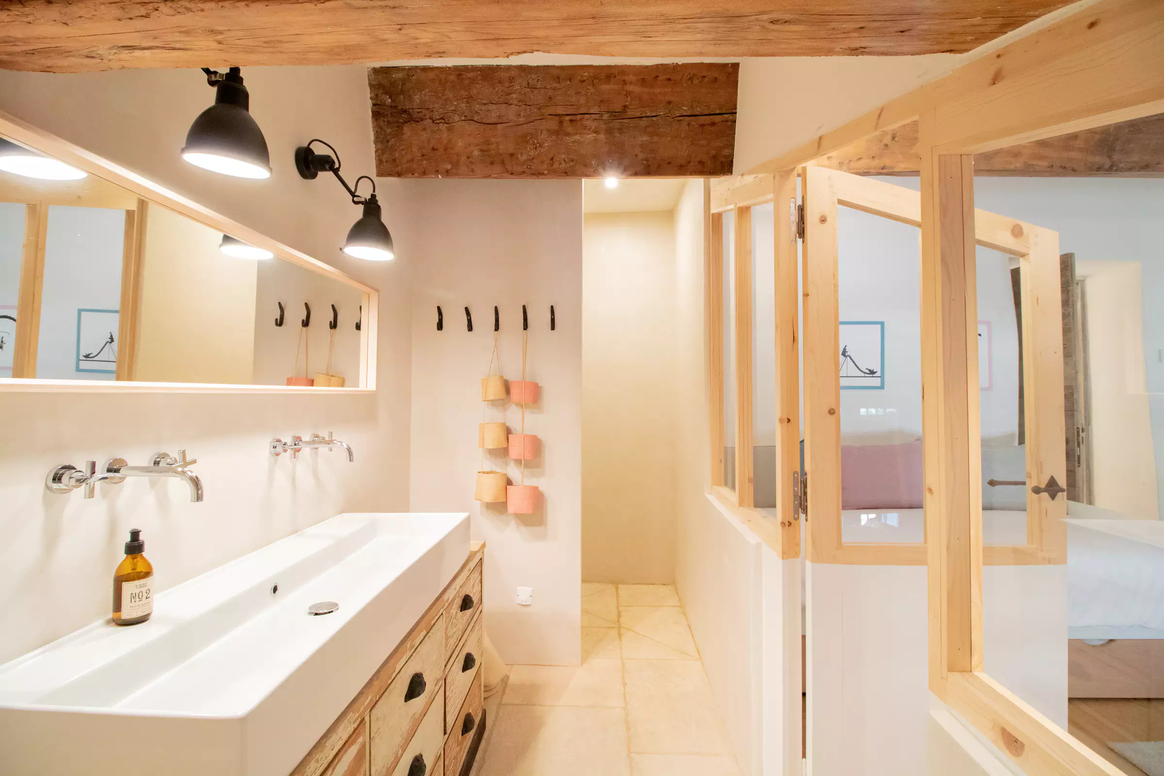 salle de bain avec poutres salle de bain avec poutres