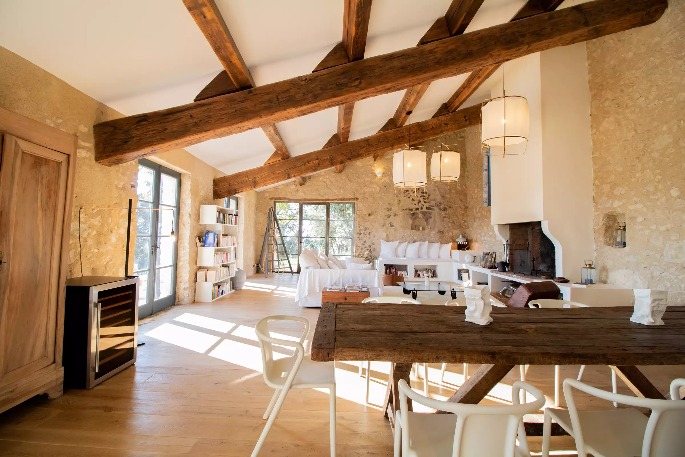 salon maison en pierres rénovée Provence salon maison en pierres rénovée Provence
