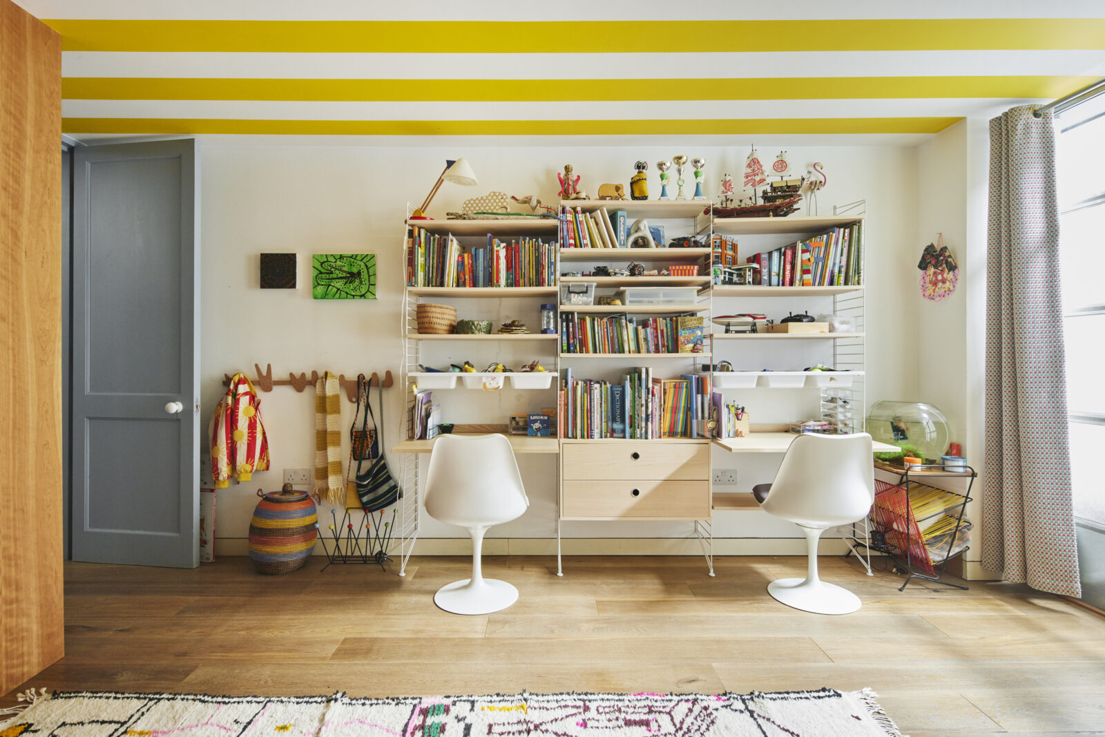 chambre d chambre d'enfant décoration contemporaine et colorée