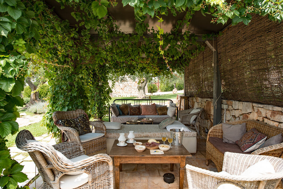 terrasse abritée par treille terrasse abritée par treille