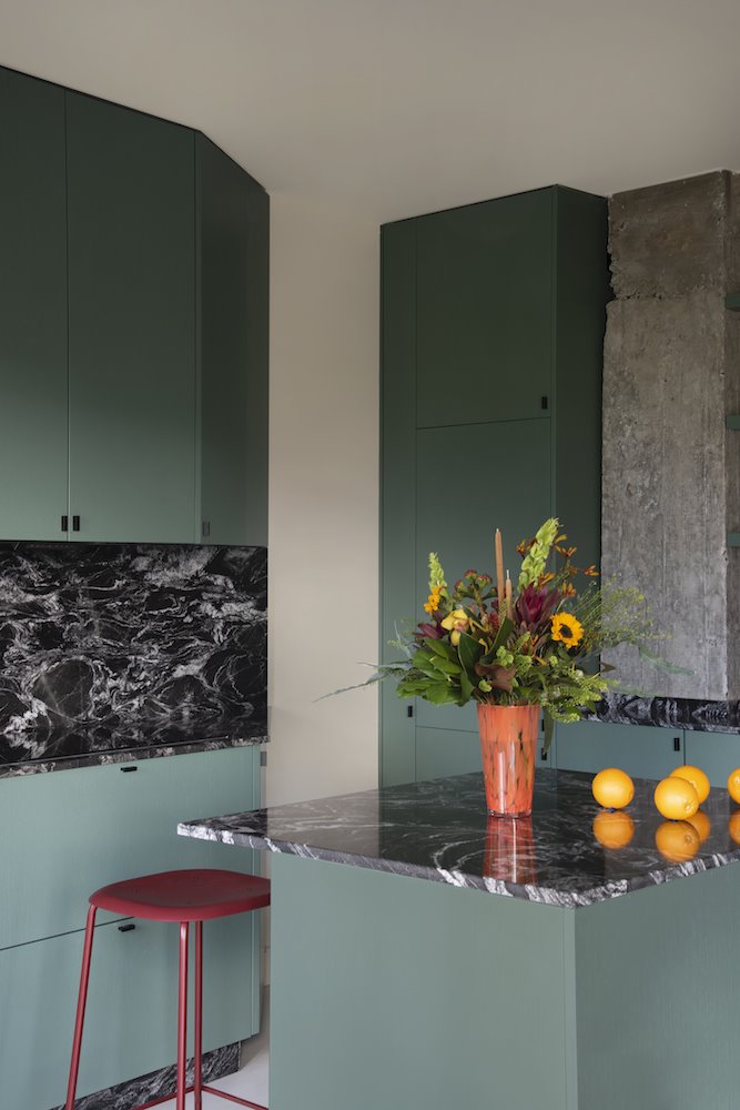 cuisine design verte avec îlot