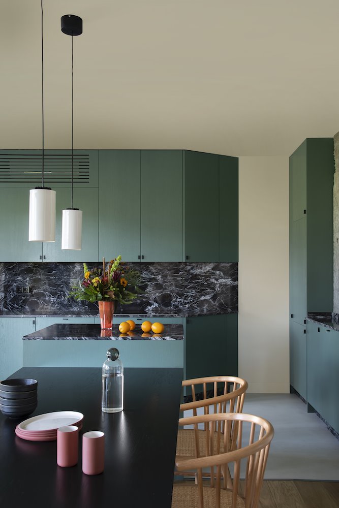 cuisine design verte avec îlot
