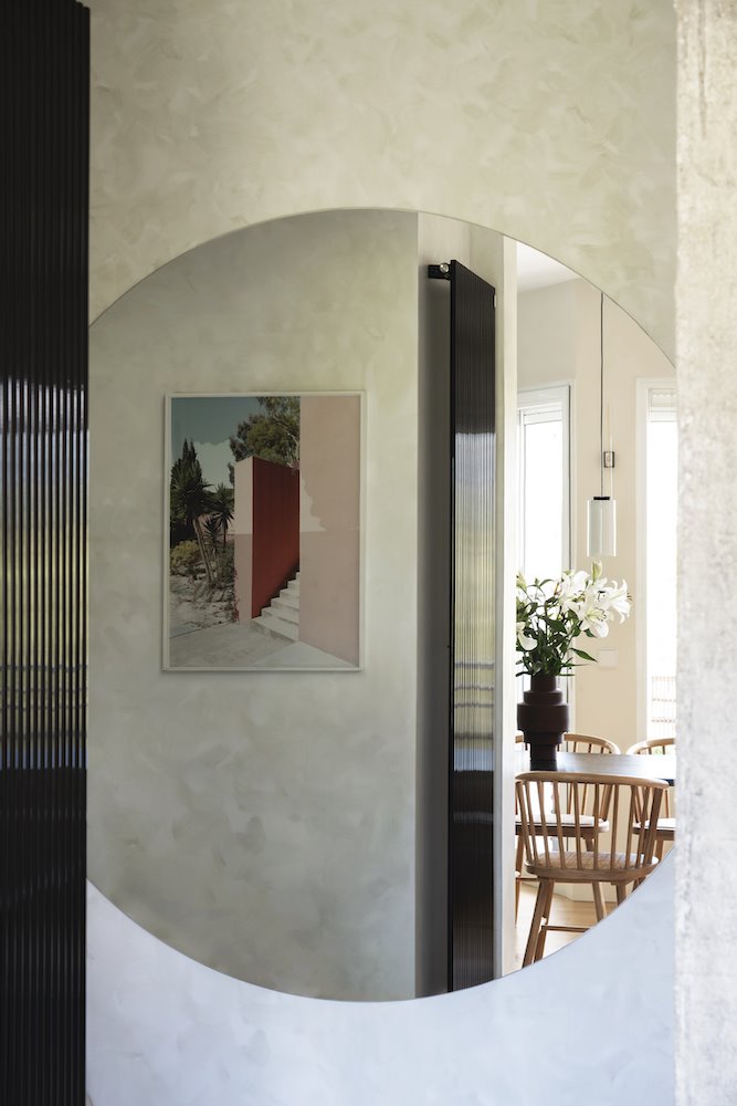 entrée avec miroir rond