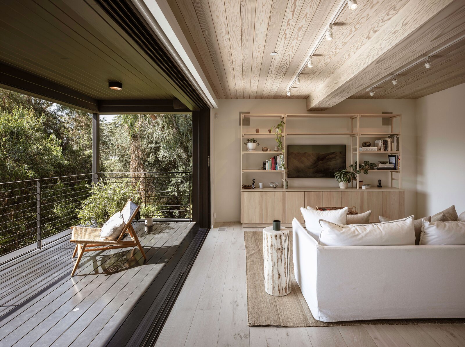 salon et terrasse petite maison préfabriquée