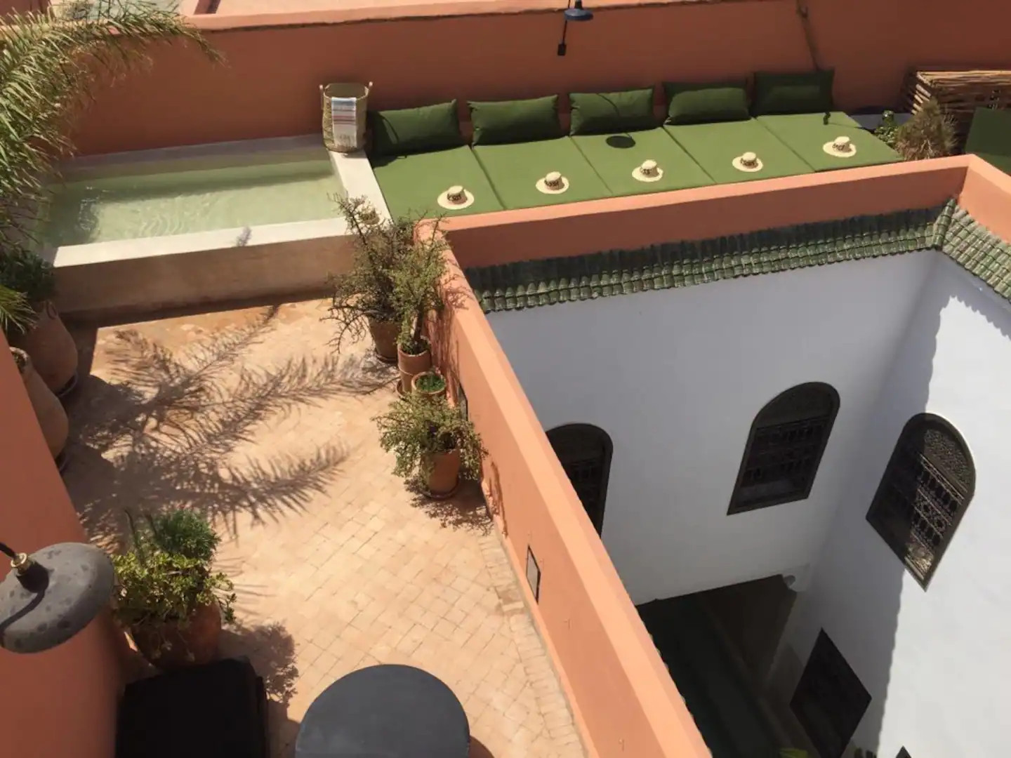 terrasse avec piscine maçonnée
