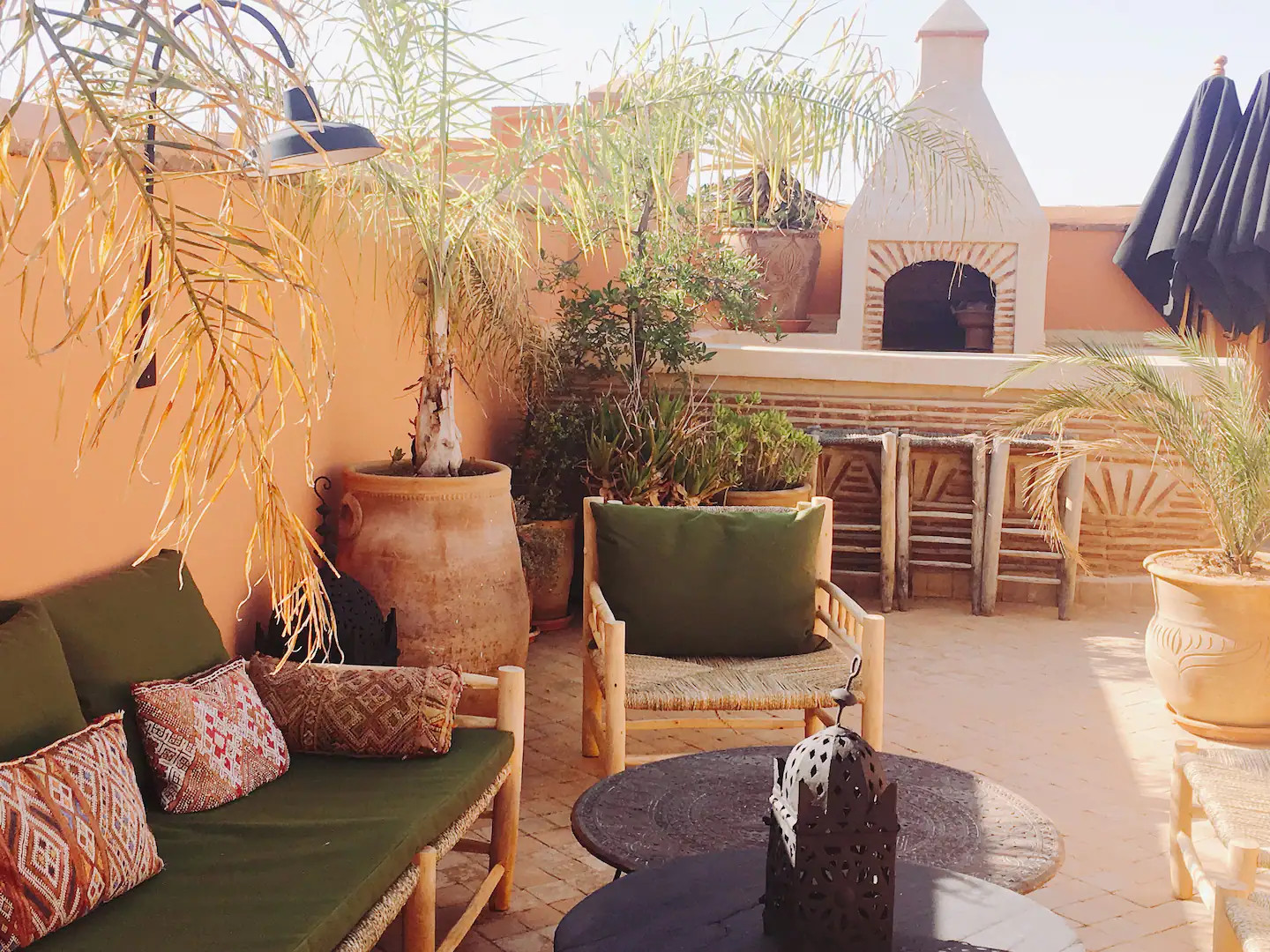 terrasse avec mur terre cuite