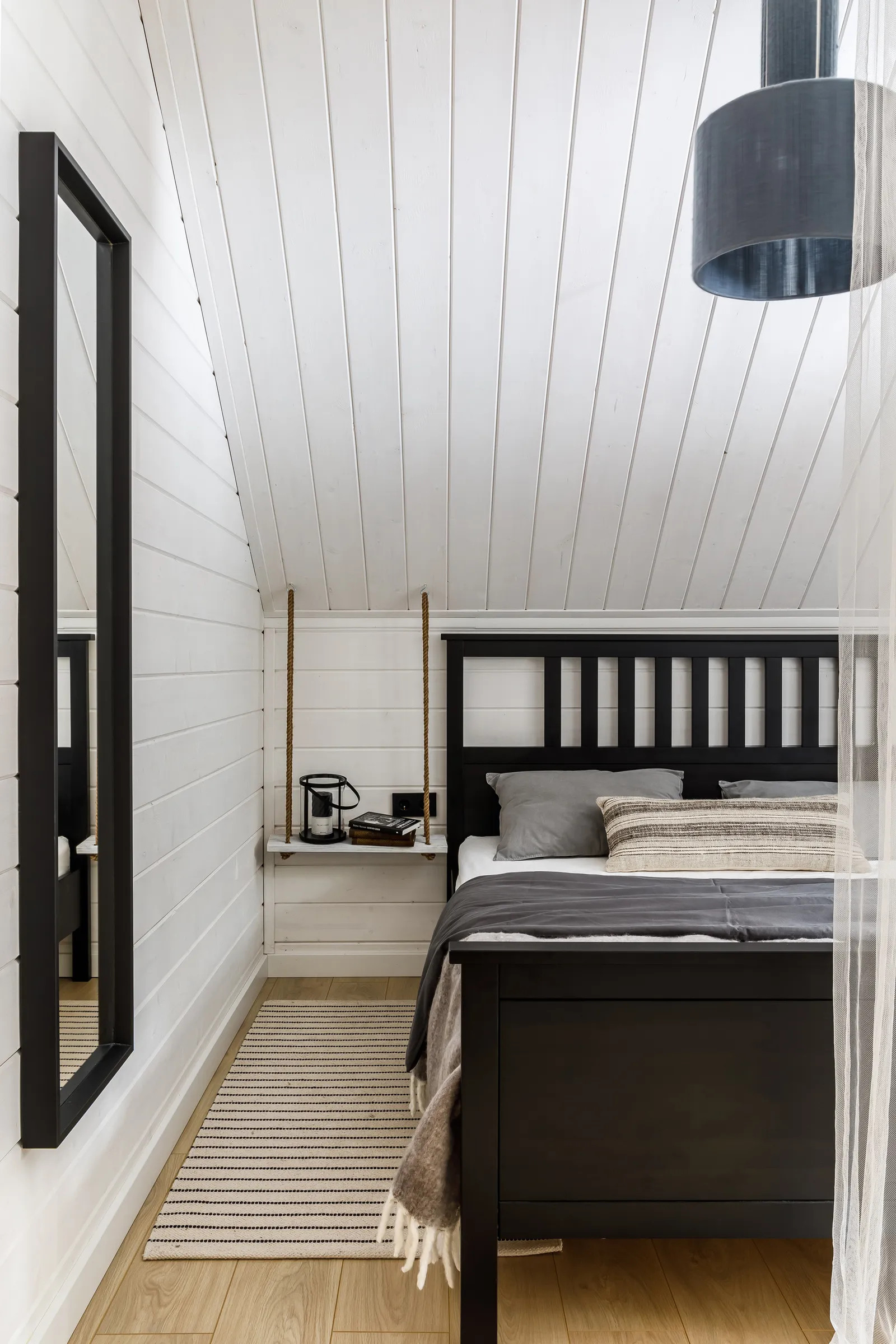 chambre sous combles noire et blanche chambre sous combles noire et blanche