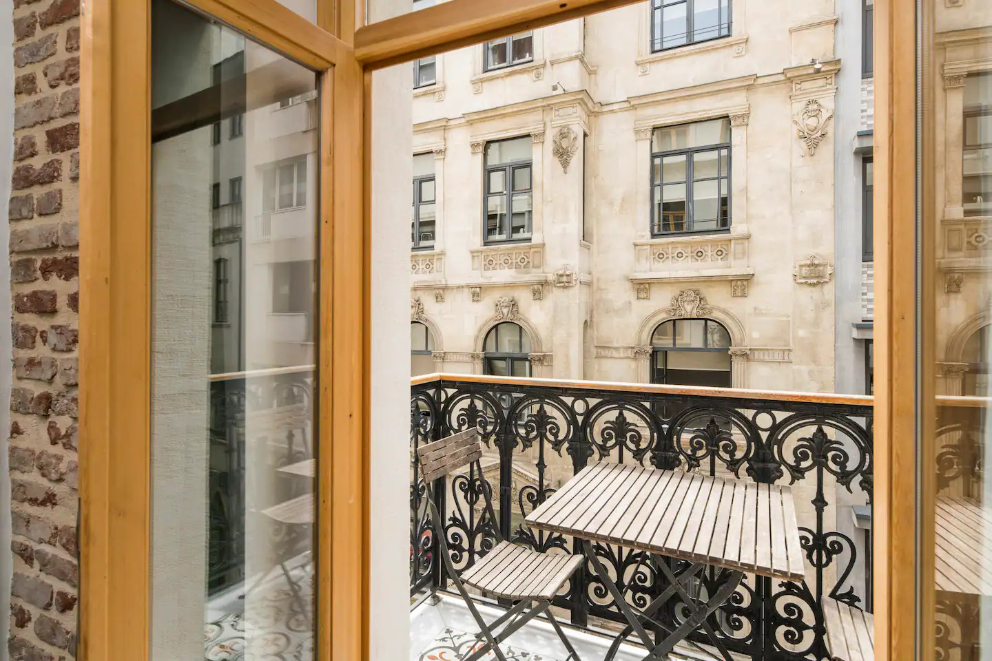 balcon vue façades anciennes