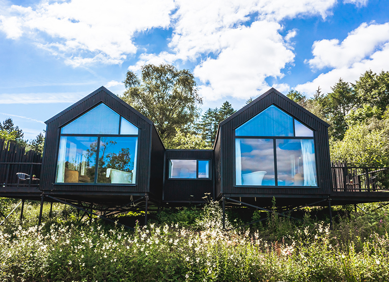 façade cabane avec vue sur l façade cabane avec vue sur l'eau