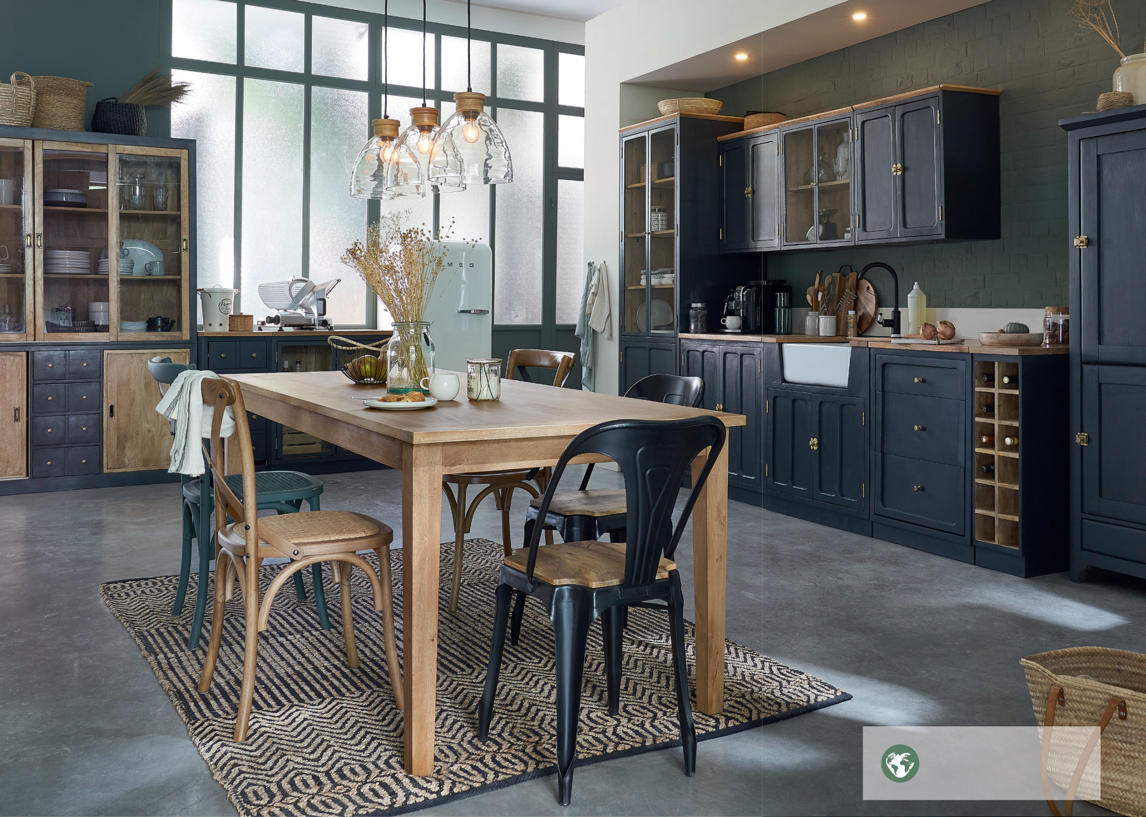 cuisine gris dans loft Maisons du Monde 2022 cuisine gris dans loft Maisons du Monde 2022