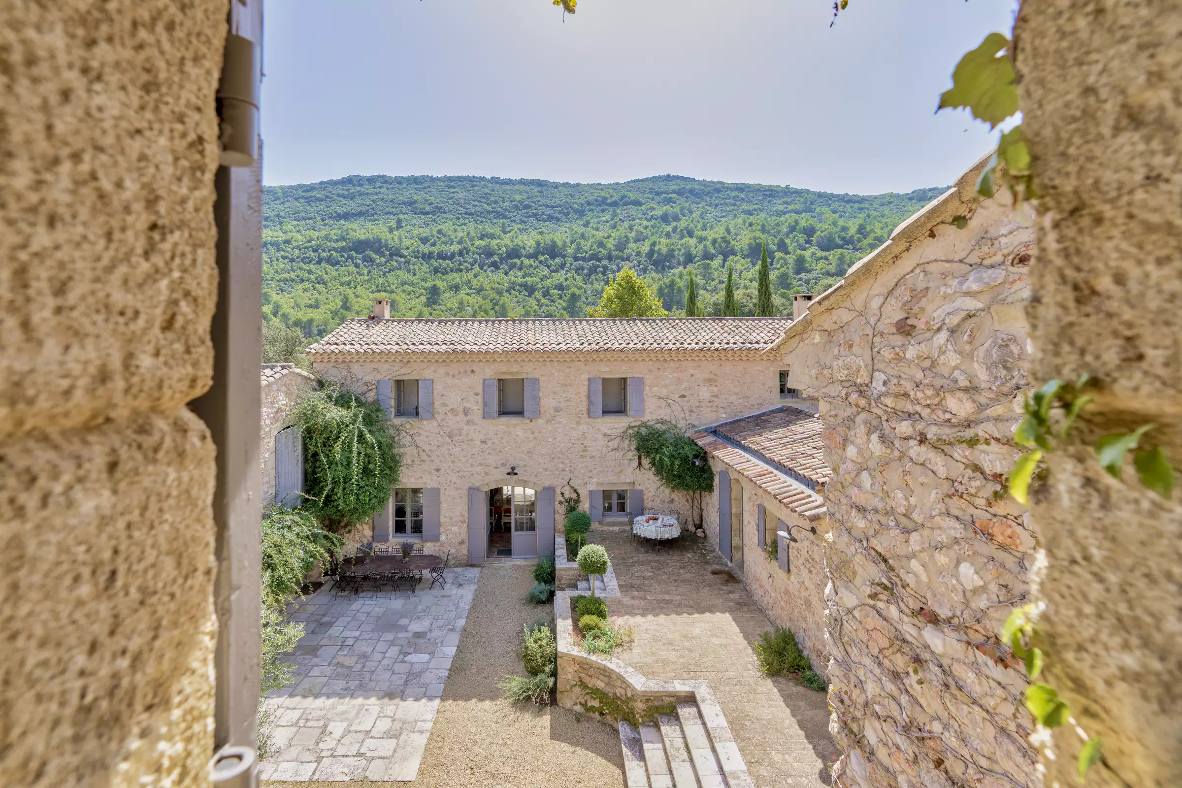 façade maison en pierres Provence