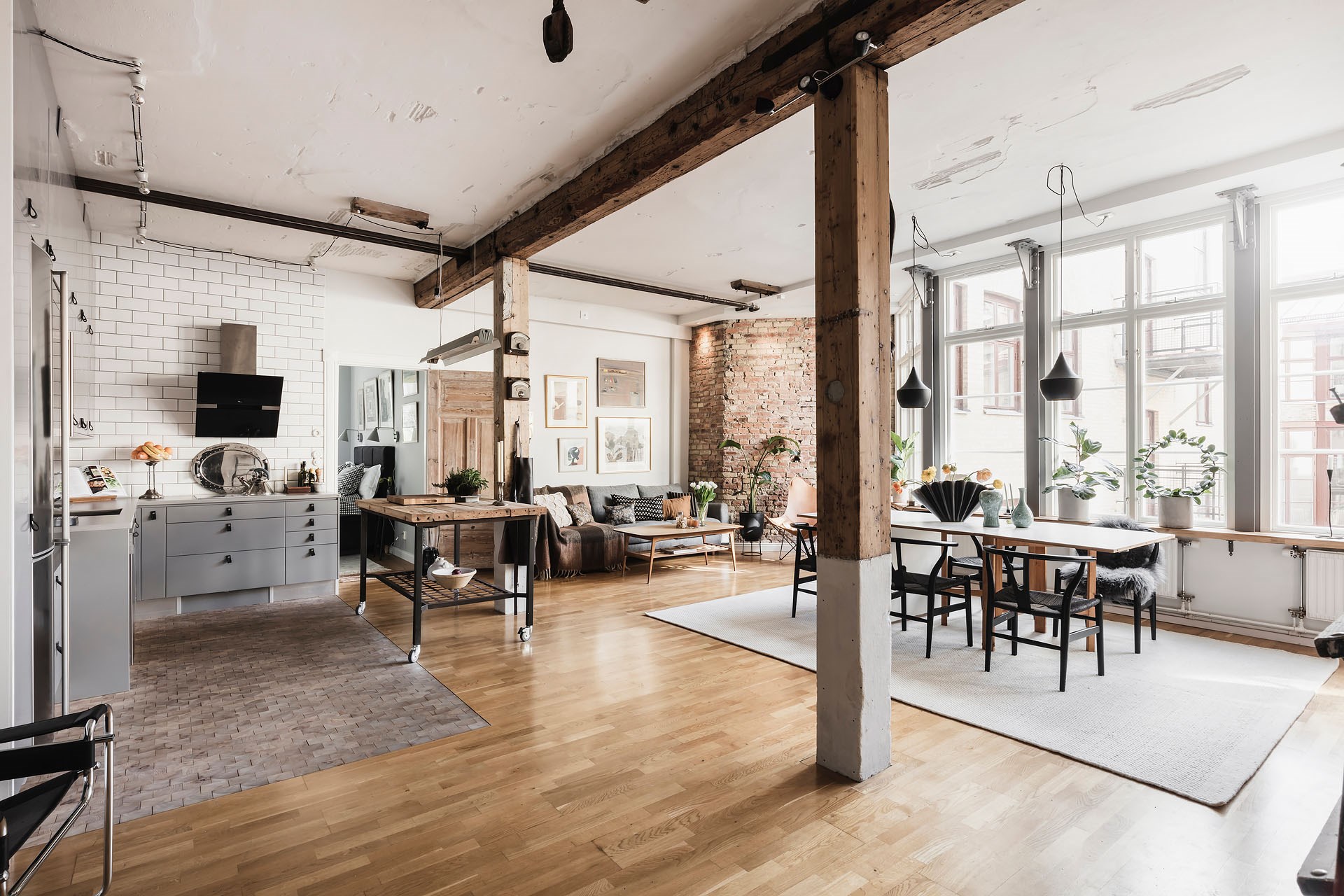 salon loft avec cuisine ouverte décoration contemporaine