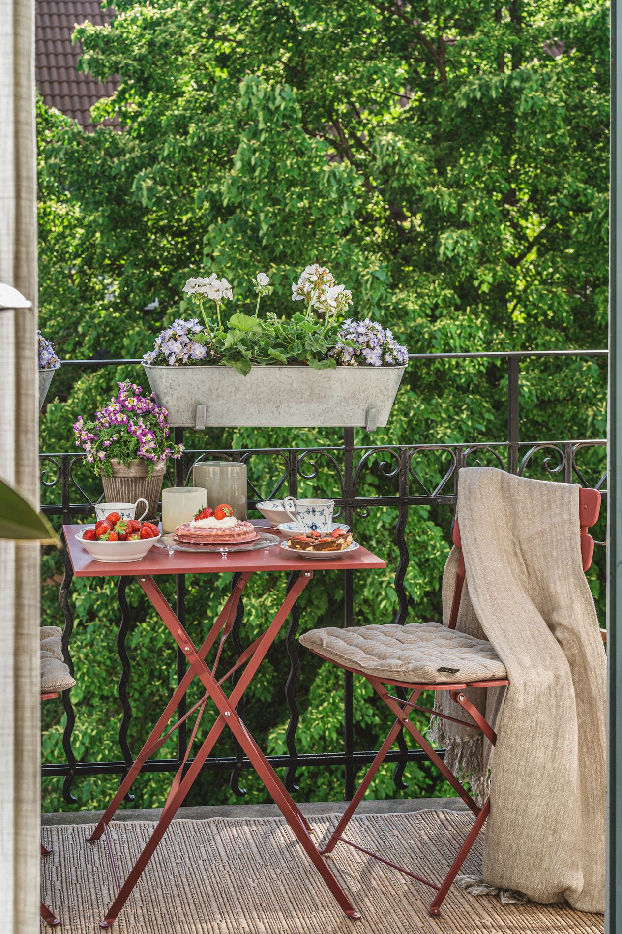 petit balcon sur cour petit balcon sur cour