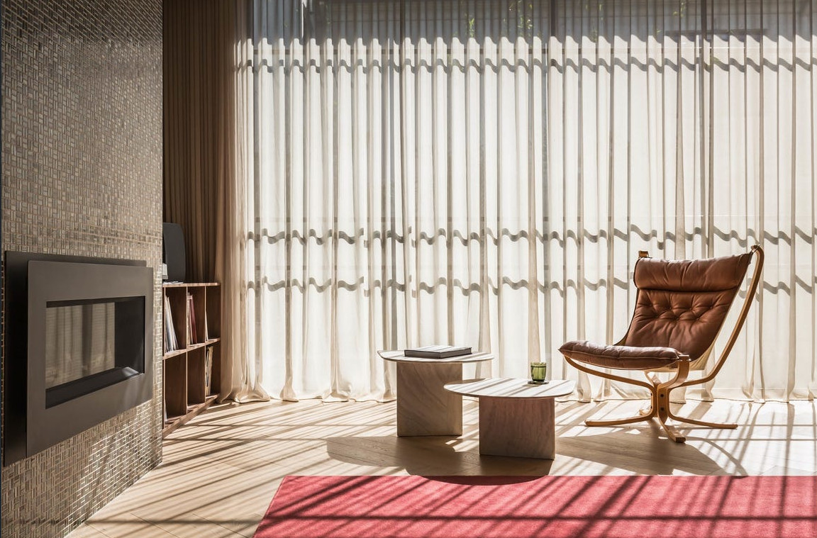 salon avec cheminée décoration contemporaine