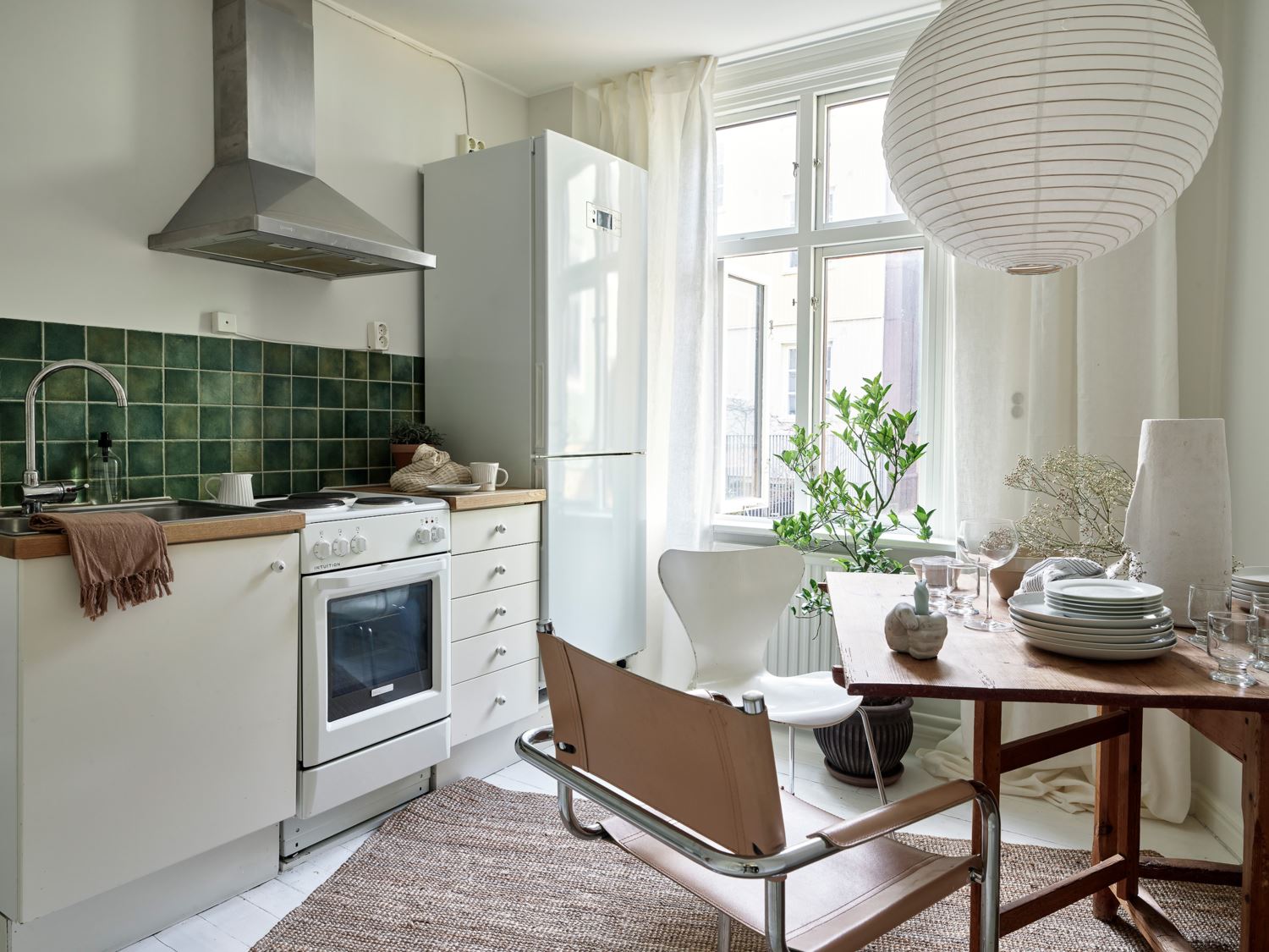 cuisine blanche carrelage vert