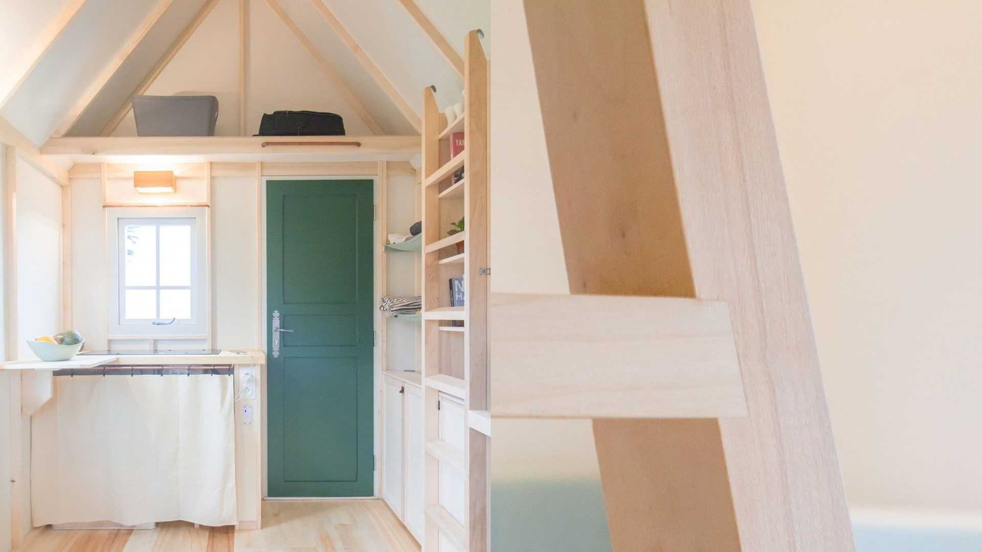 salon avec mezzanine Tiny House Cahute 8m2 salon avec mezzanine Tiny House Cahute 8m2