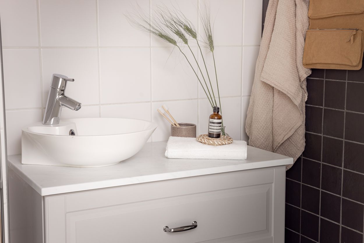 salle de bain avec meuble vasque posée salle de bain avec meuble vasque posée