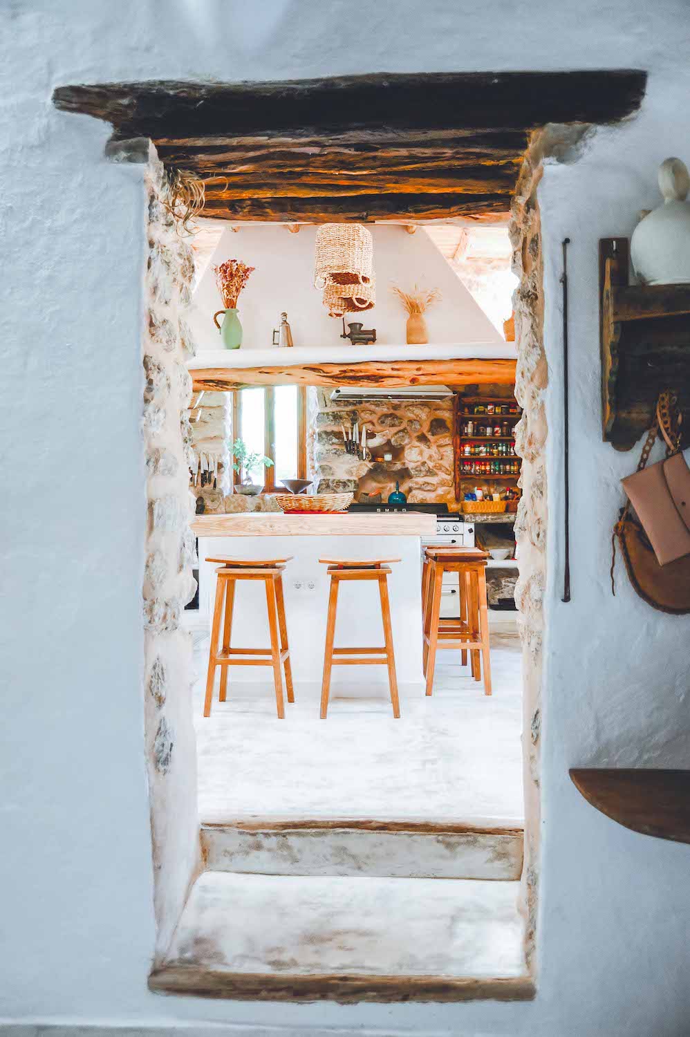 cuisine maison rénovée en pierres