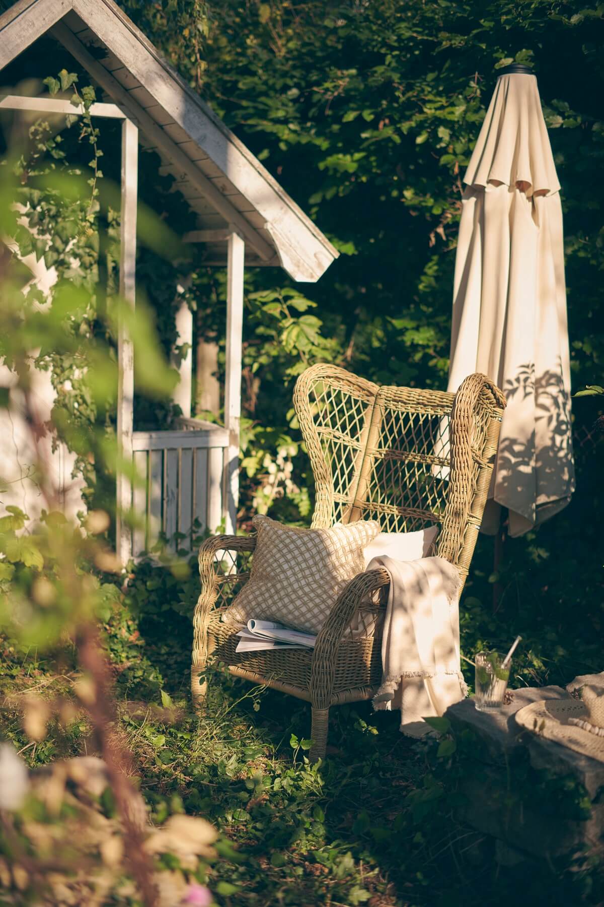 jardin avec mobilier rotin