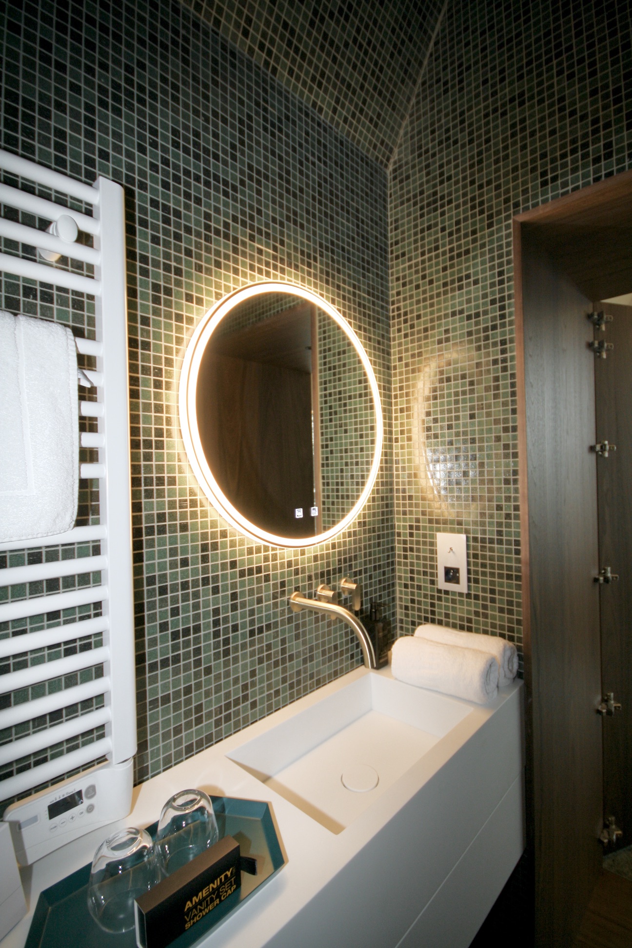 salle de bain mosaïque verte