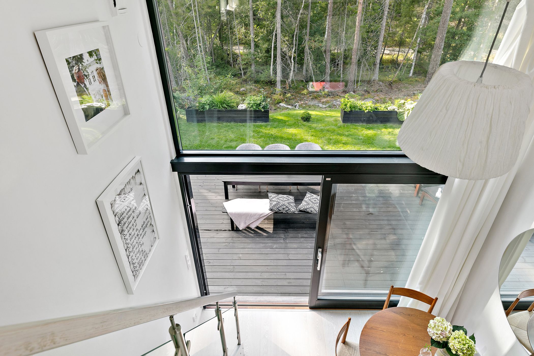 salon avec pignon vitré mini maison 33m2