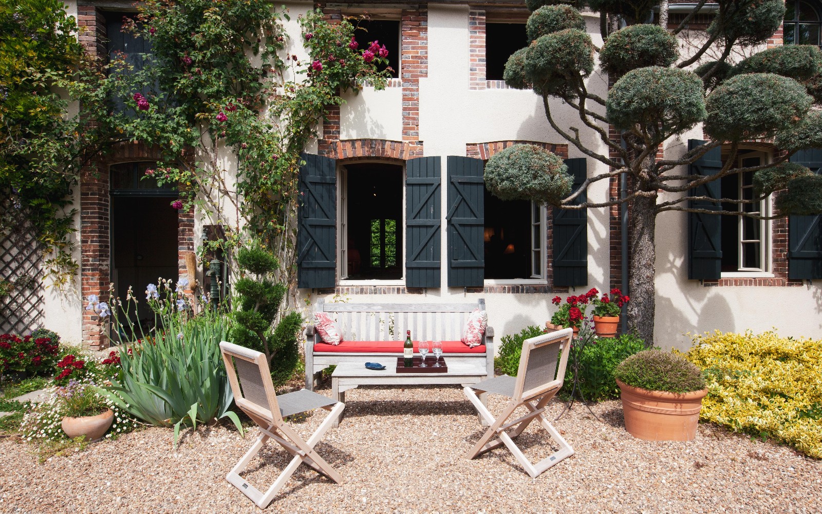 façade ancienne ferme du 19e siècle rénovée