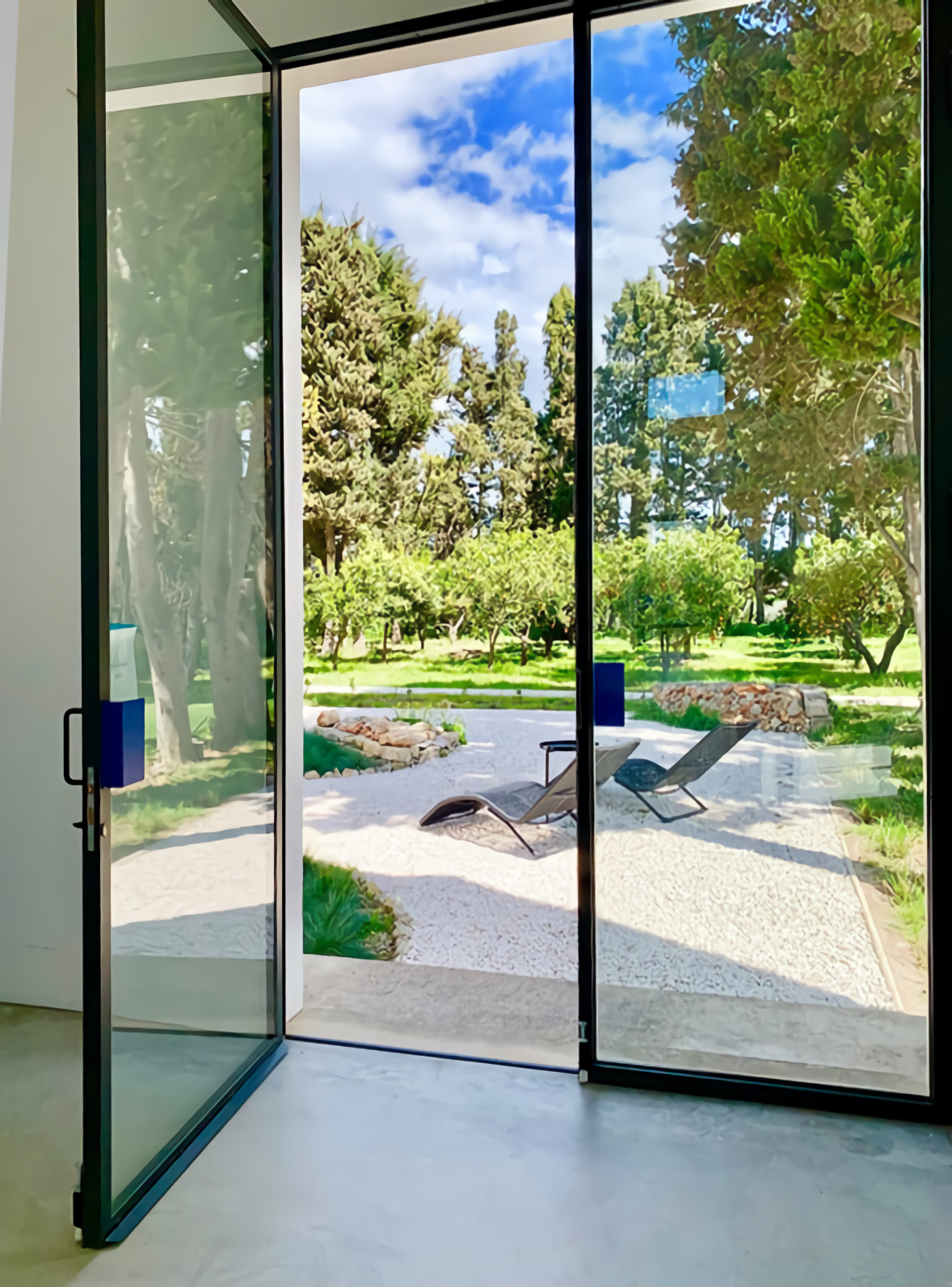 porte en verre et en acier à double battant porte en verre et en acier à double battant