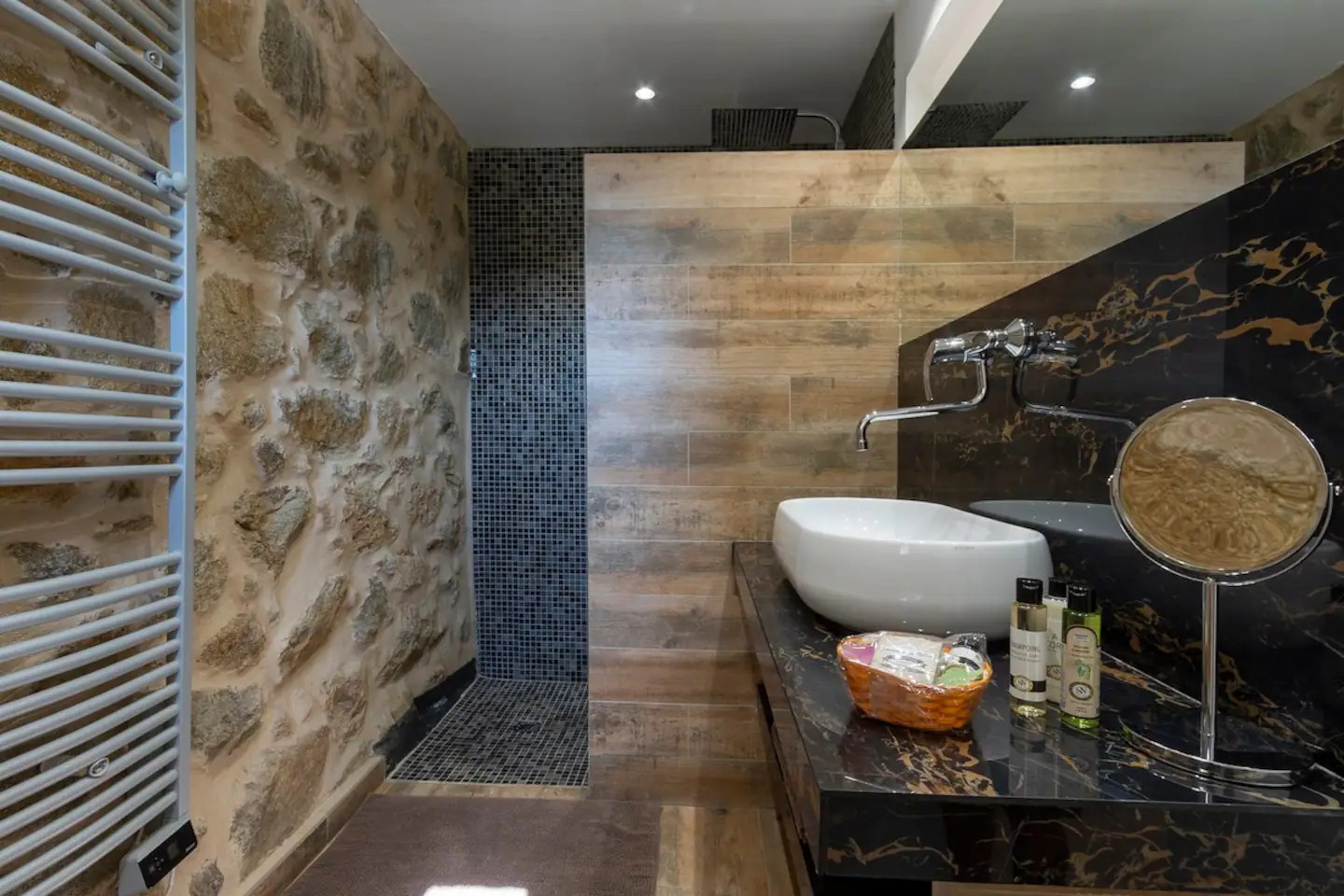 salle de bain maison en pierres rénovée salle de bain maison en pierres rénovée