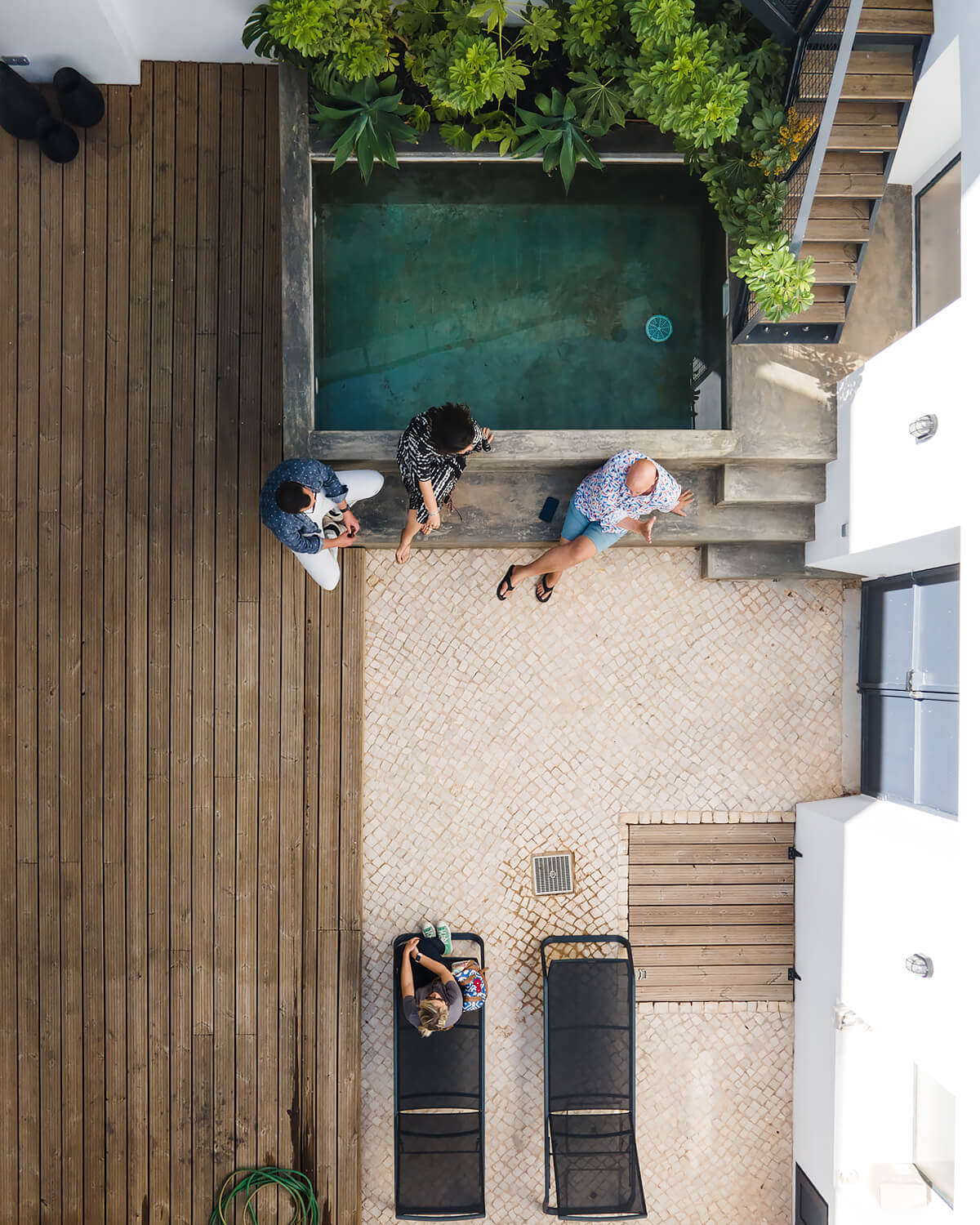 terrasse avec piscine maçonnée