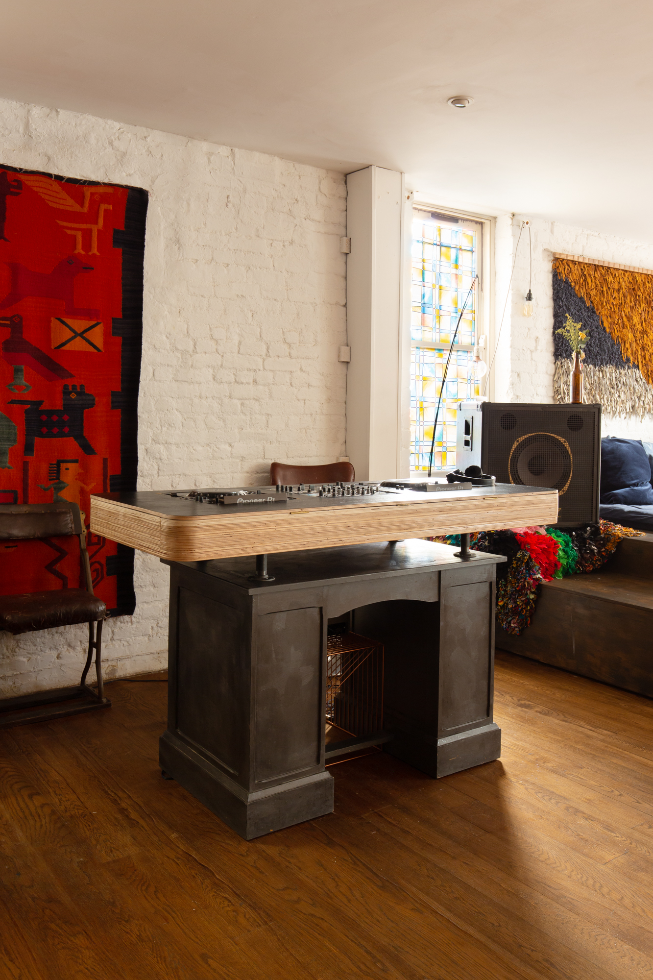 table de mixage sur meuble ancien table de mixage sur meuble ancien