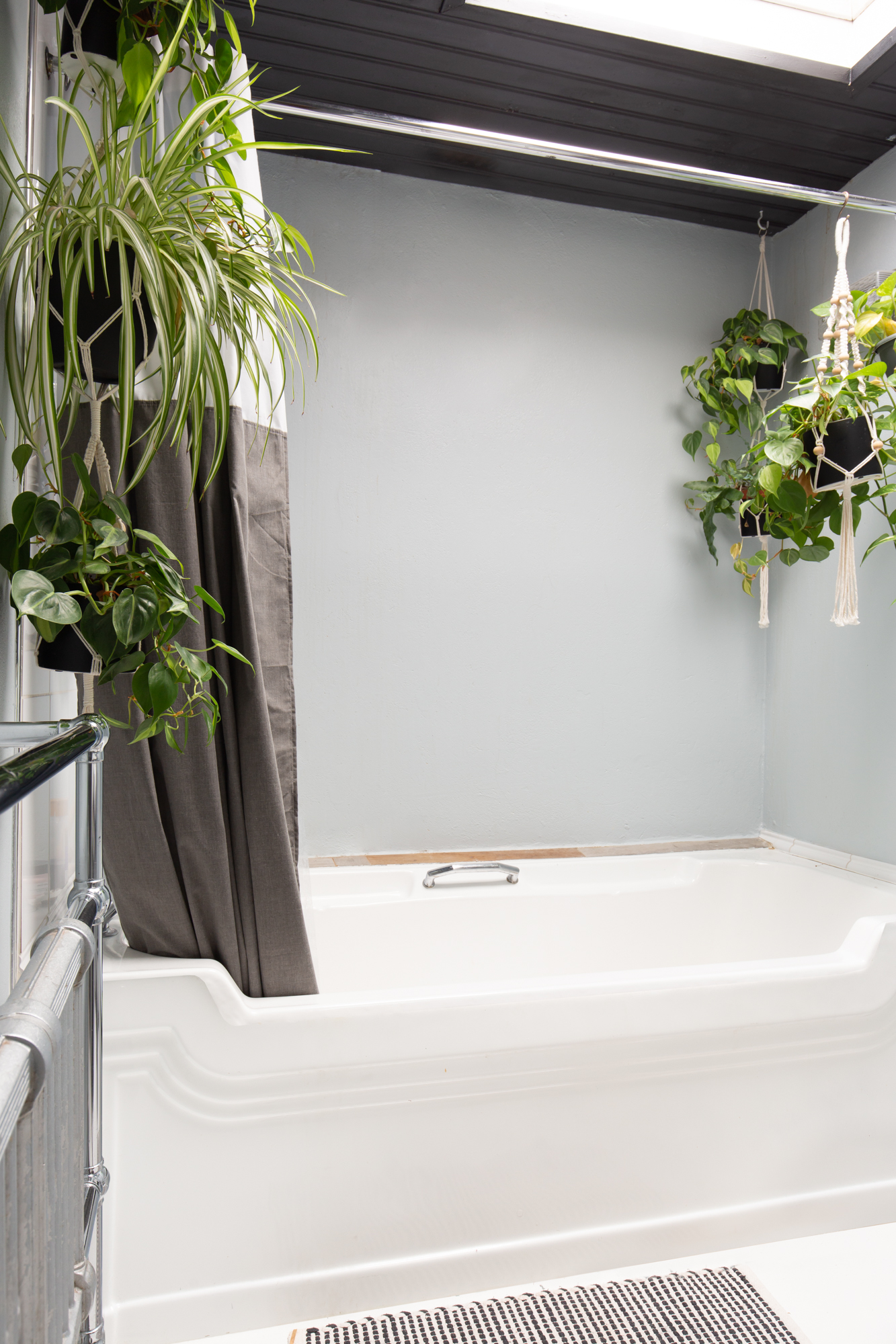 salle de bain loft avec fenêtre de toit salle de bain loft avec fenêtre de toit